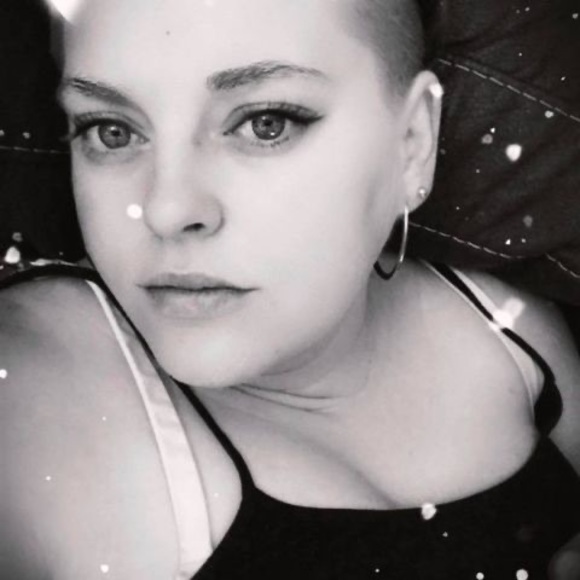 Meet your Posher, Amanda - Picture 1 of 1